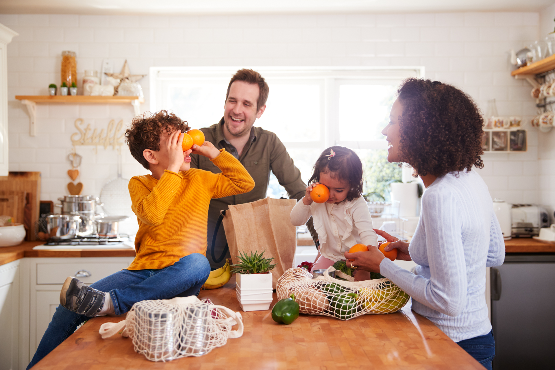 Kids-playing-in-living-room